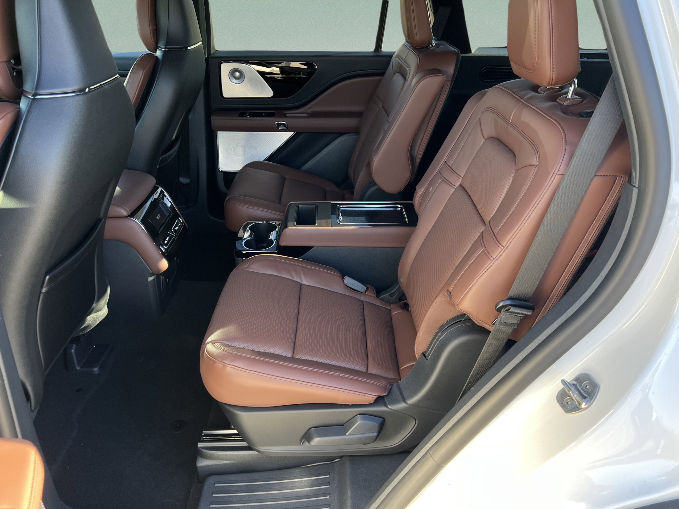 New 2026 Lincoln Aviator Reserve w/ Luxury Package RWD image 21