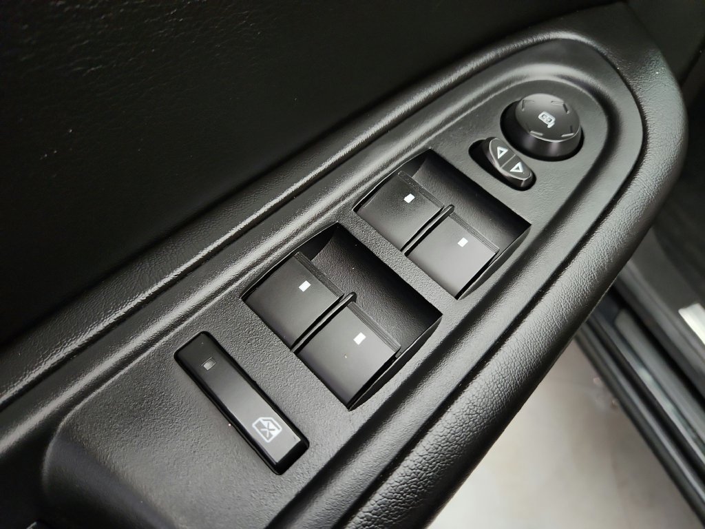 Used 2015 GMC Acadia SLT AWD/4WD image 21