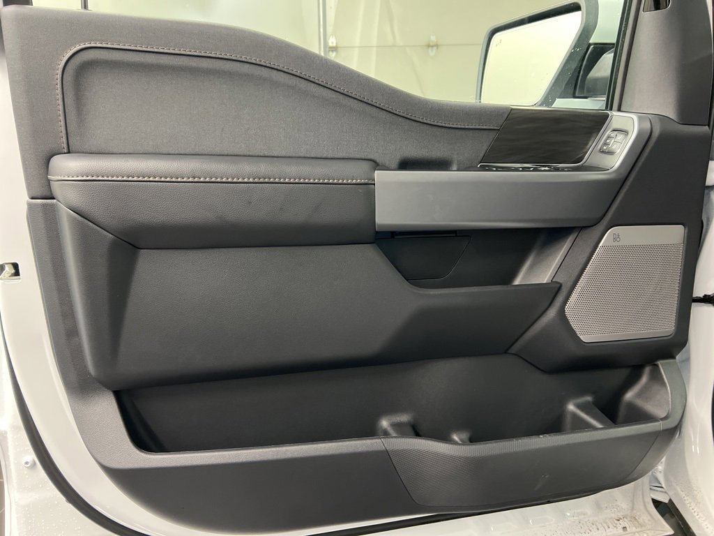 New 2025 Ford F150 Lightning Lariat image 30