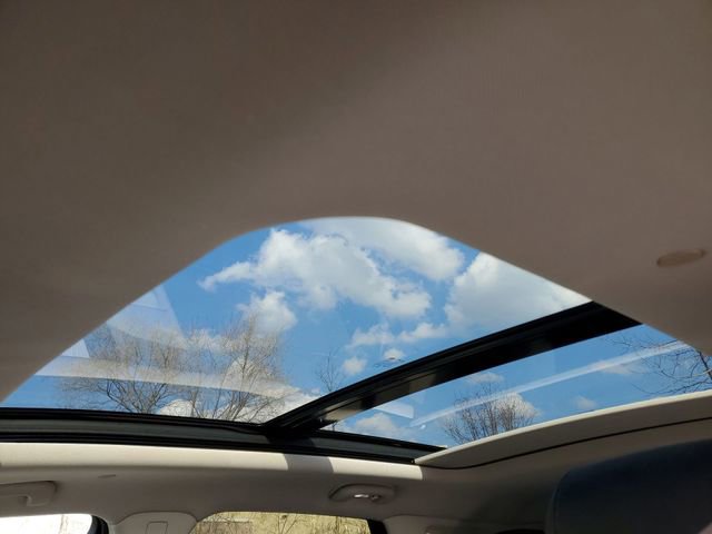 Certified 2018 Cadillac XT5 Luxury w/ LPO, Radiant Package image 19