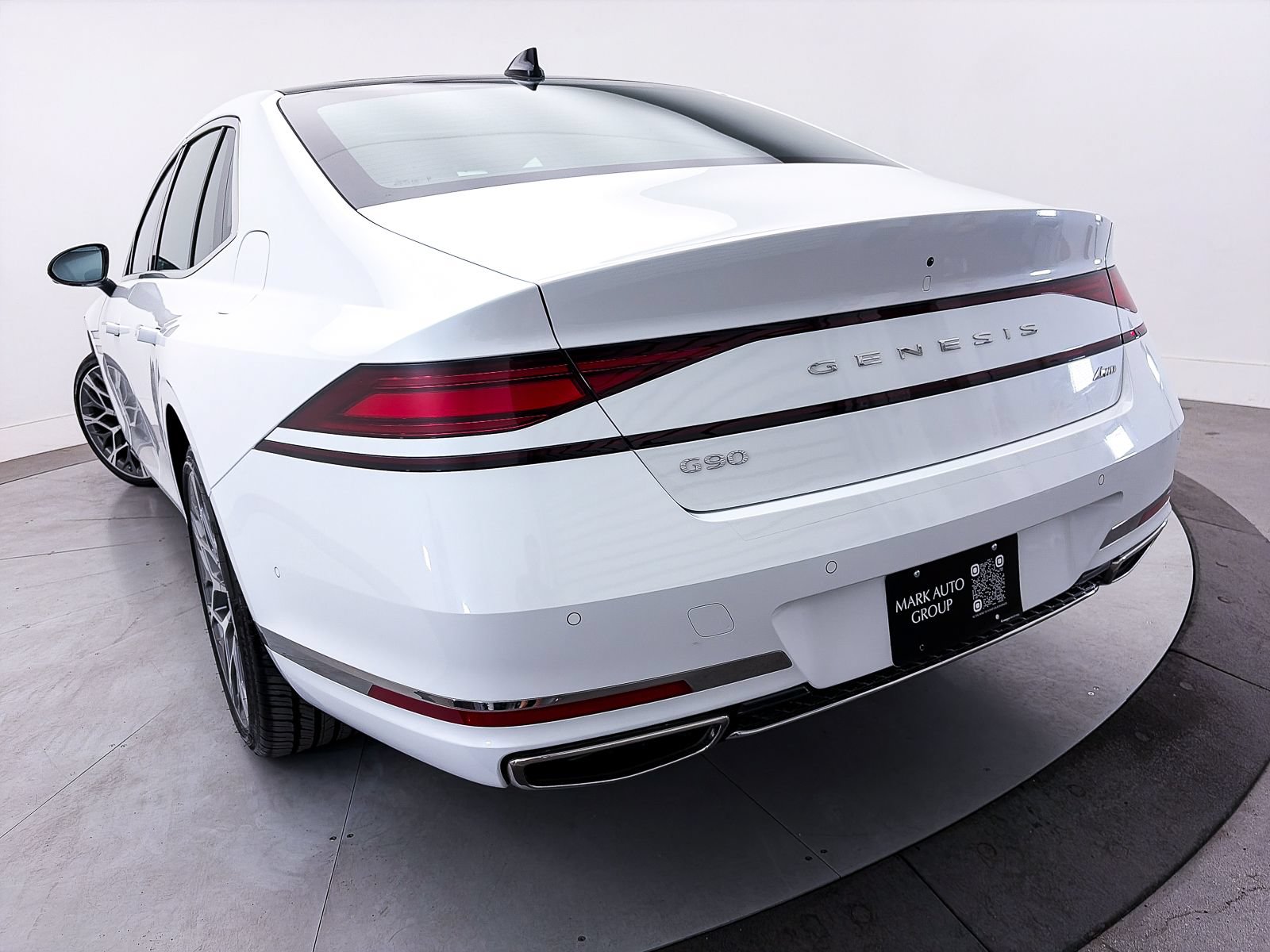 Used 2025 Genesis G90 3.5T AWD/4WD image 12