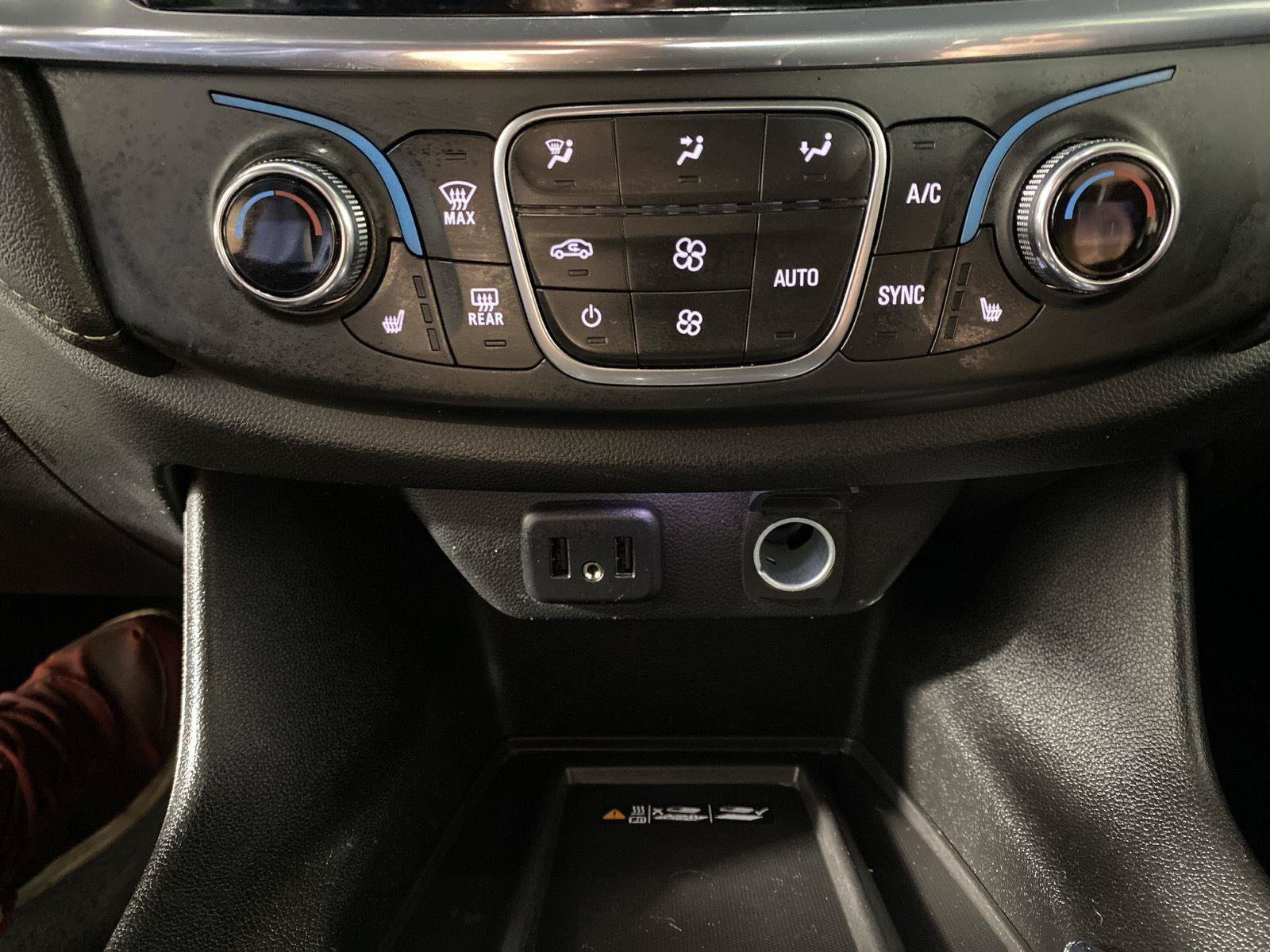 Used 2023 Chevrolet Traverse LT AWD/4WD image 18
