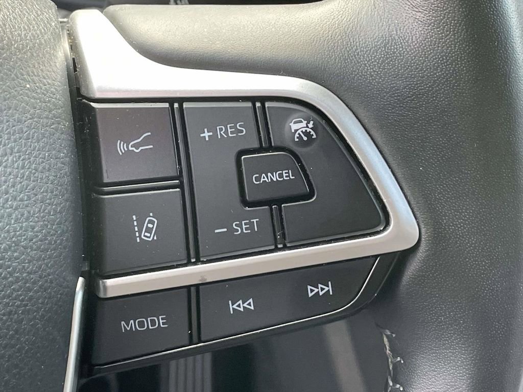 Used 2024 Toyota Highlander LE image 22
