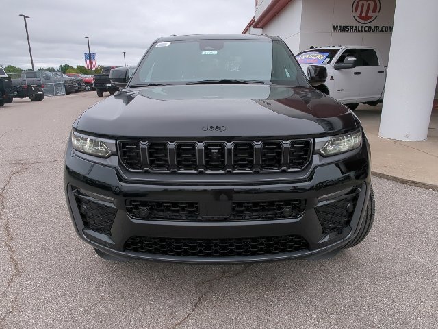New 2027 Jeep Grand Cherokee Limited AWD/4WD image 4