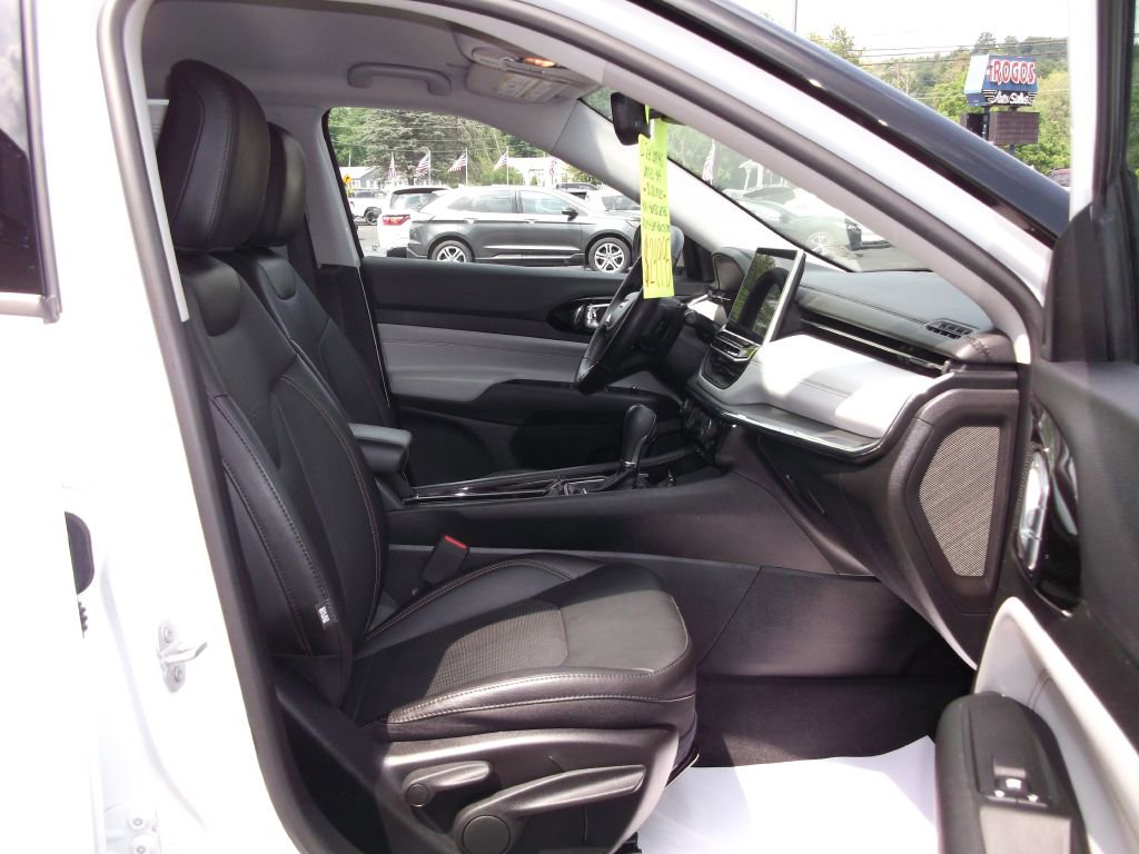 Used 2022 Jeep Compass Limited image 5