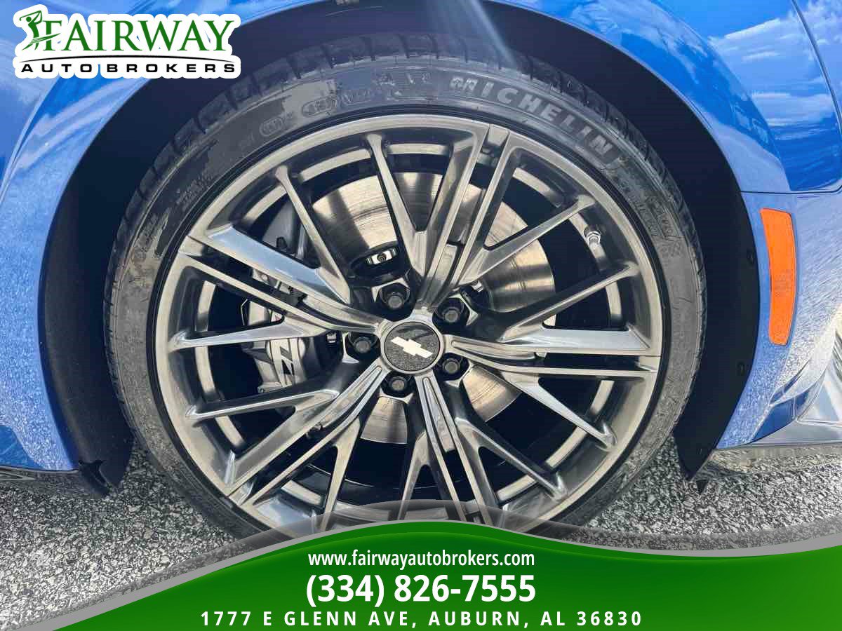 Used 2018 Chevrolet Camaro ZL1 RWD image 30