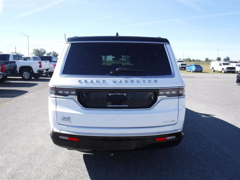 Used 2023 Jeep Grand Wagoneer L Series II image 5
