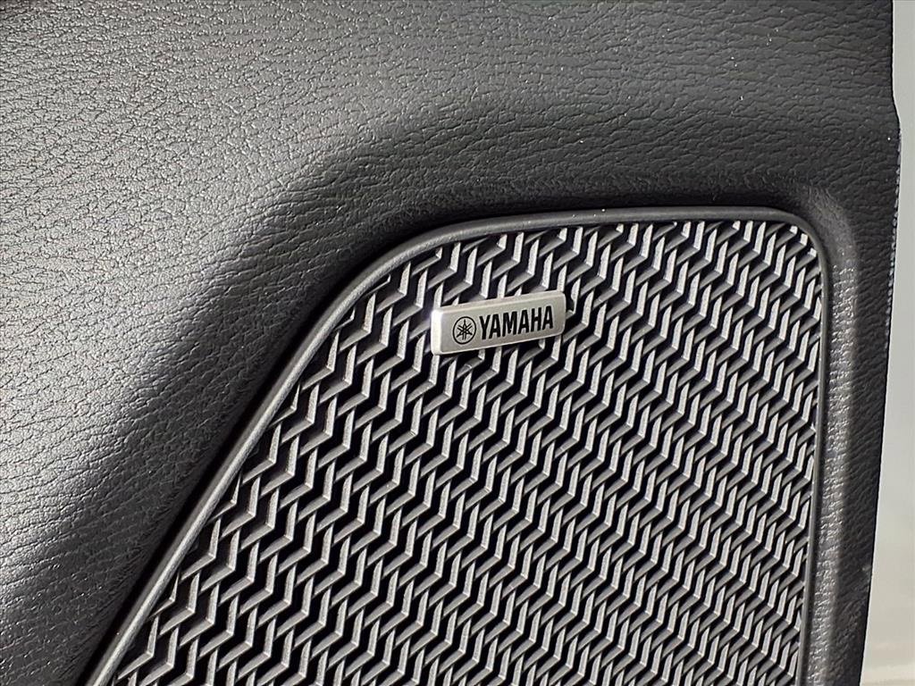 New 2025 Mitsubishi Outlander SE image 21