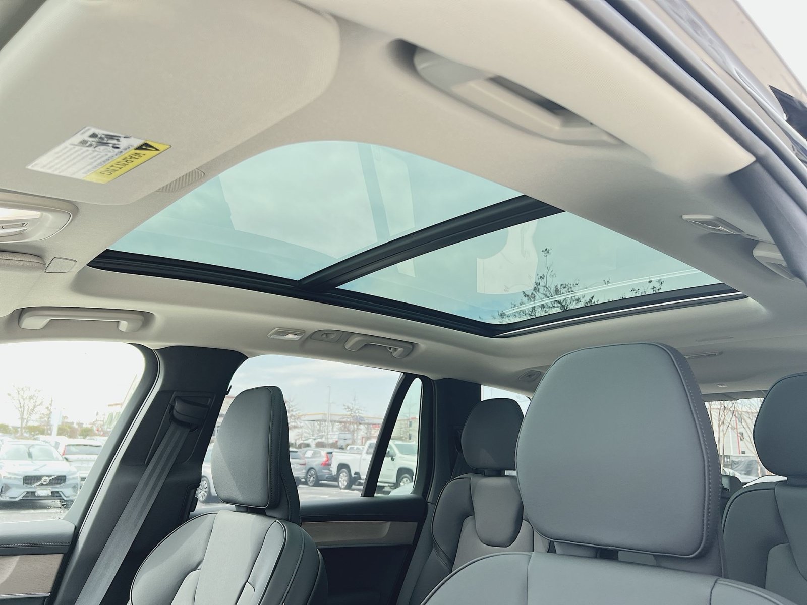 New 2026 Volvo XC90 B6 Plus AWD/4WD image 32