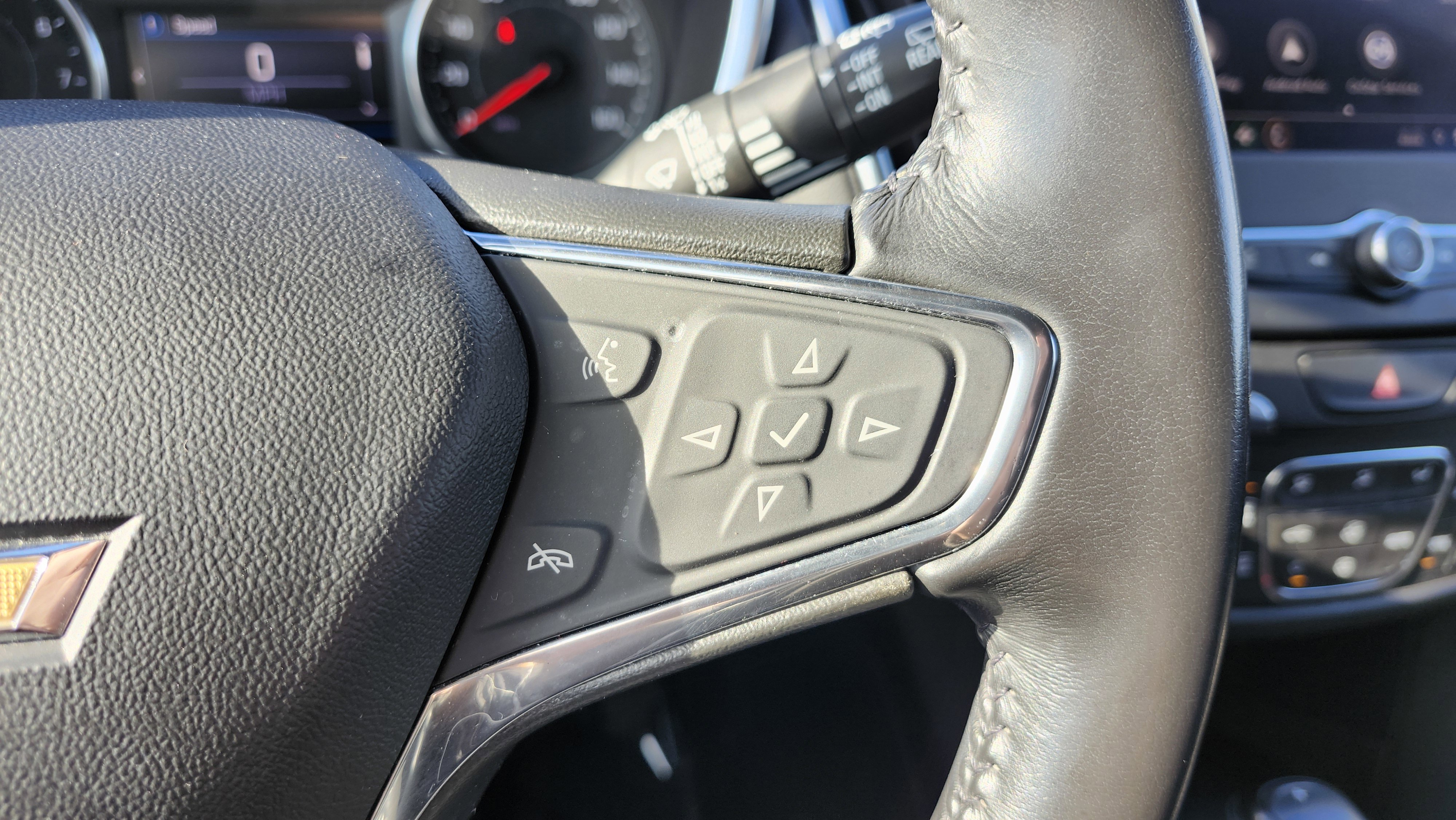 Used 2020 Chevrolet Equinox LT image 35