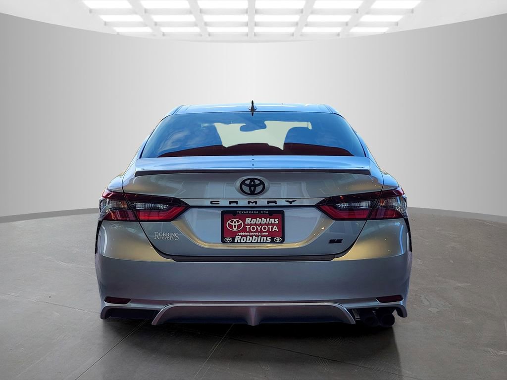 Used 2024 Toyota Camry SE FWD image 6