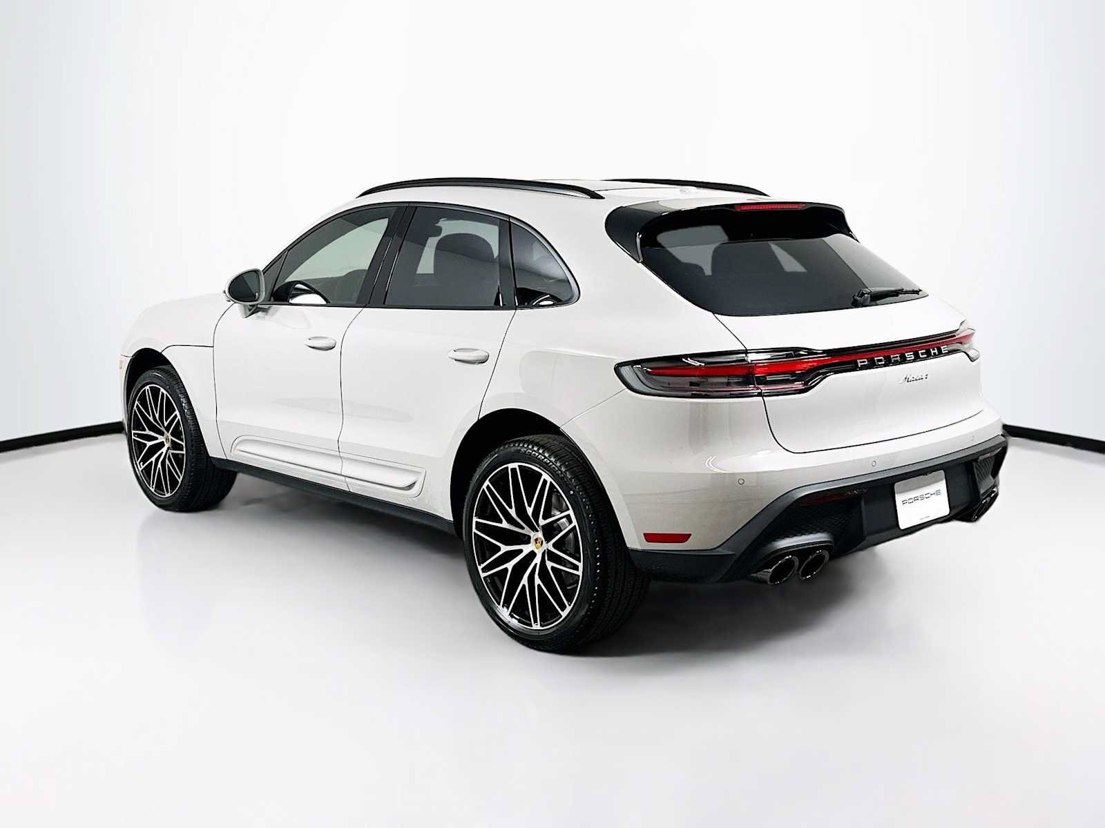 New 2026 Porsche Macan AWD/4WD image 3