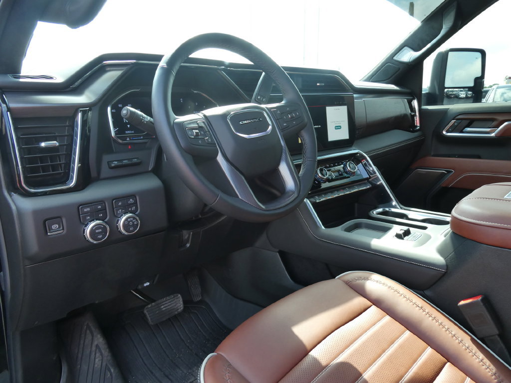 Certified 2025 GMC Sierra 3500 Denali Ultimate w/ LPO, GMC Protection Package AWD/4WD image 26