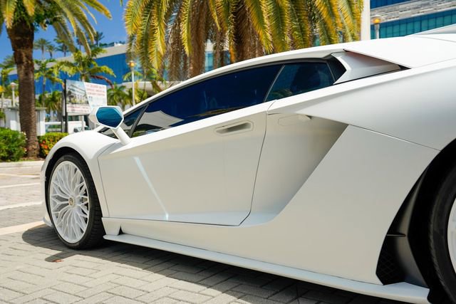 Used 2018 Lamborghini Aventador S AWD/4WD image 18