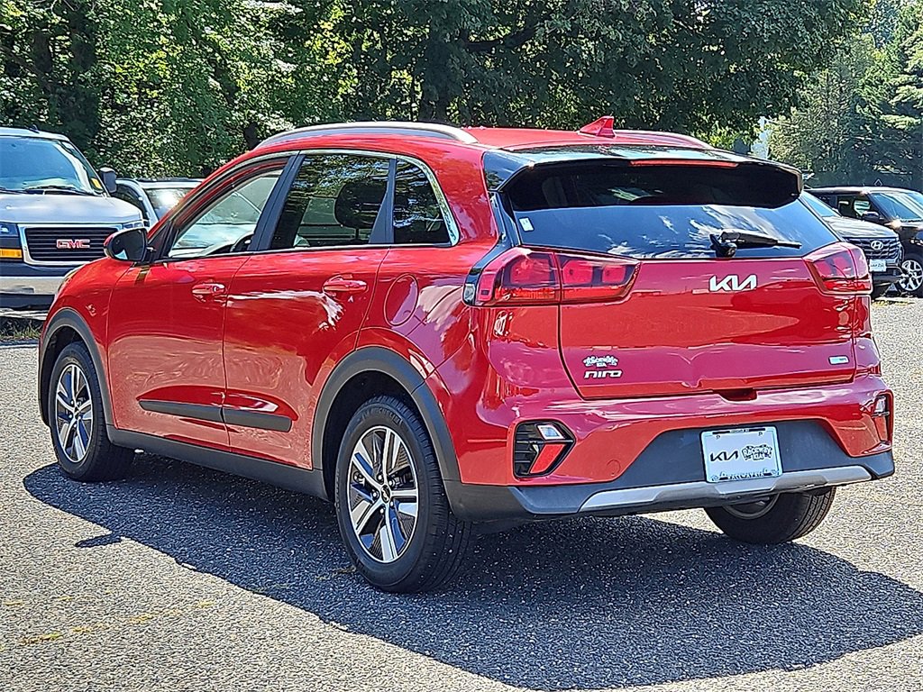 Certified 2022 Kia Niro LXS image 5