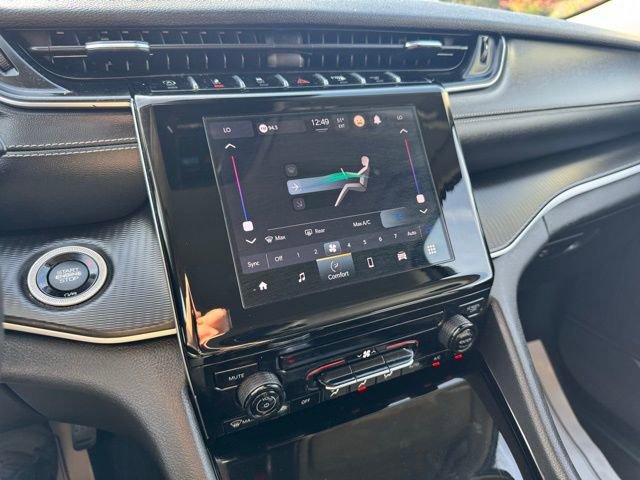 Certified 2023 Jeep Grand Cherokee Laredo image 20