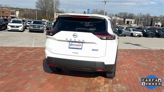 Used 2025 Nissan Rogue S image 2
