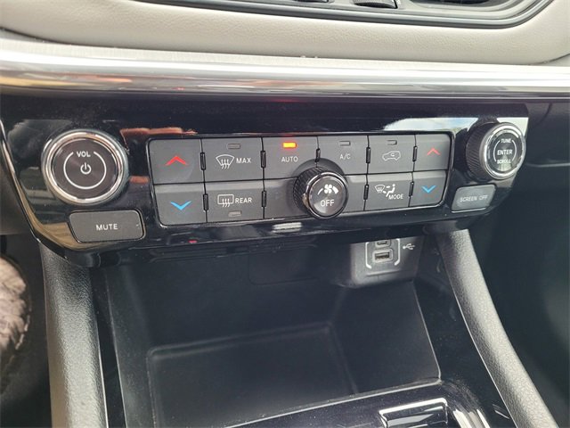 Used 2023 Jeep Compass Limited image 25