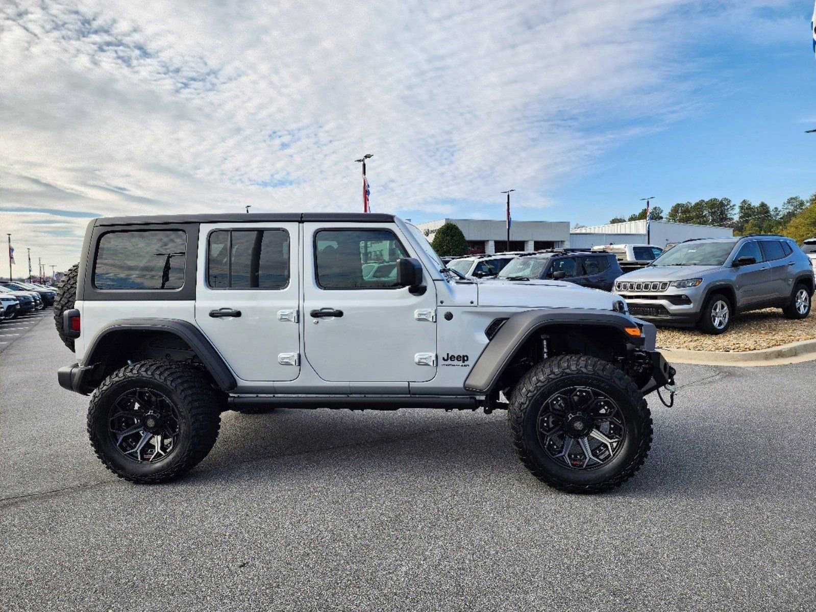 Used 2024 Jeep Wrangler Unlimited Sport image 2