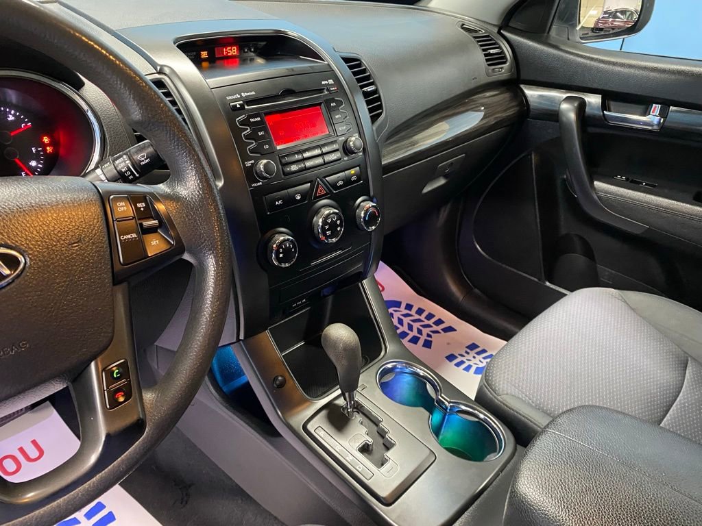 Used 2012 Kia Sorento LX image 25