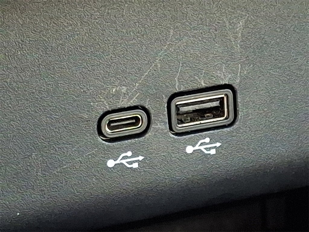 Certified 2024 Buick Encore GX Sport Touring image 23