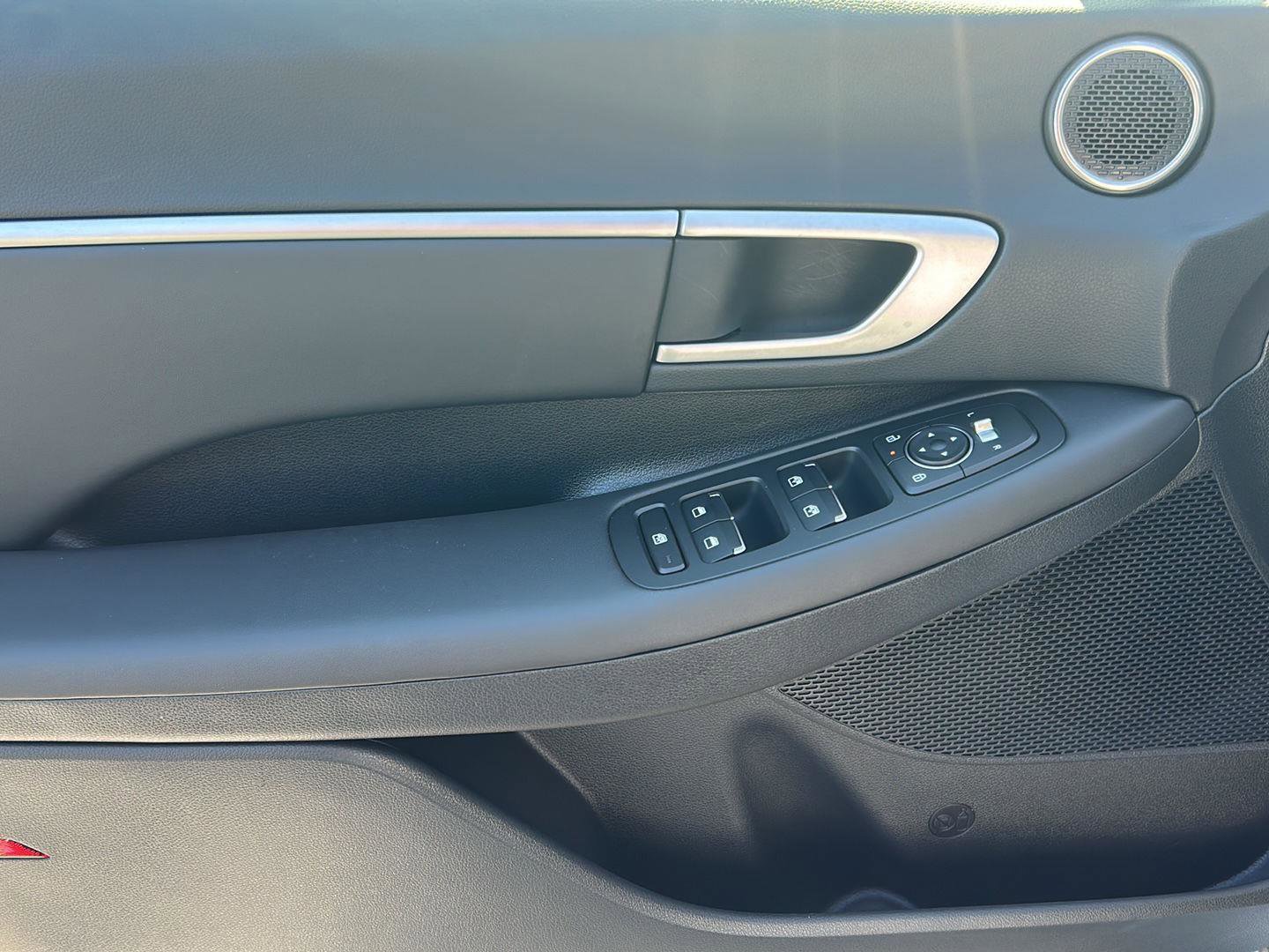 Certified 2025 Hyundai Sonata SEL FWD image 12