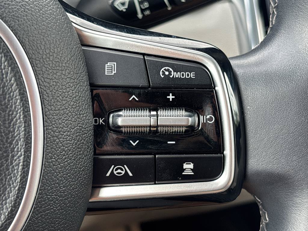 Used 2023 Kia Sorento SX AWD/4WD image 11