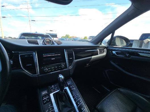 Used 2018 Porsche Macan S w/ Premium Package Plus AWD/4WD image 11