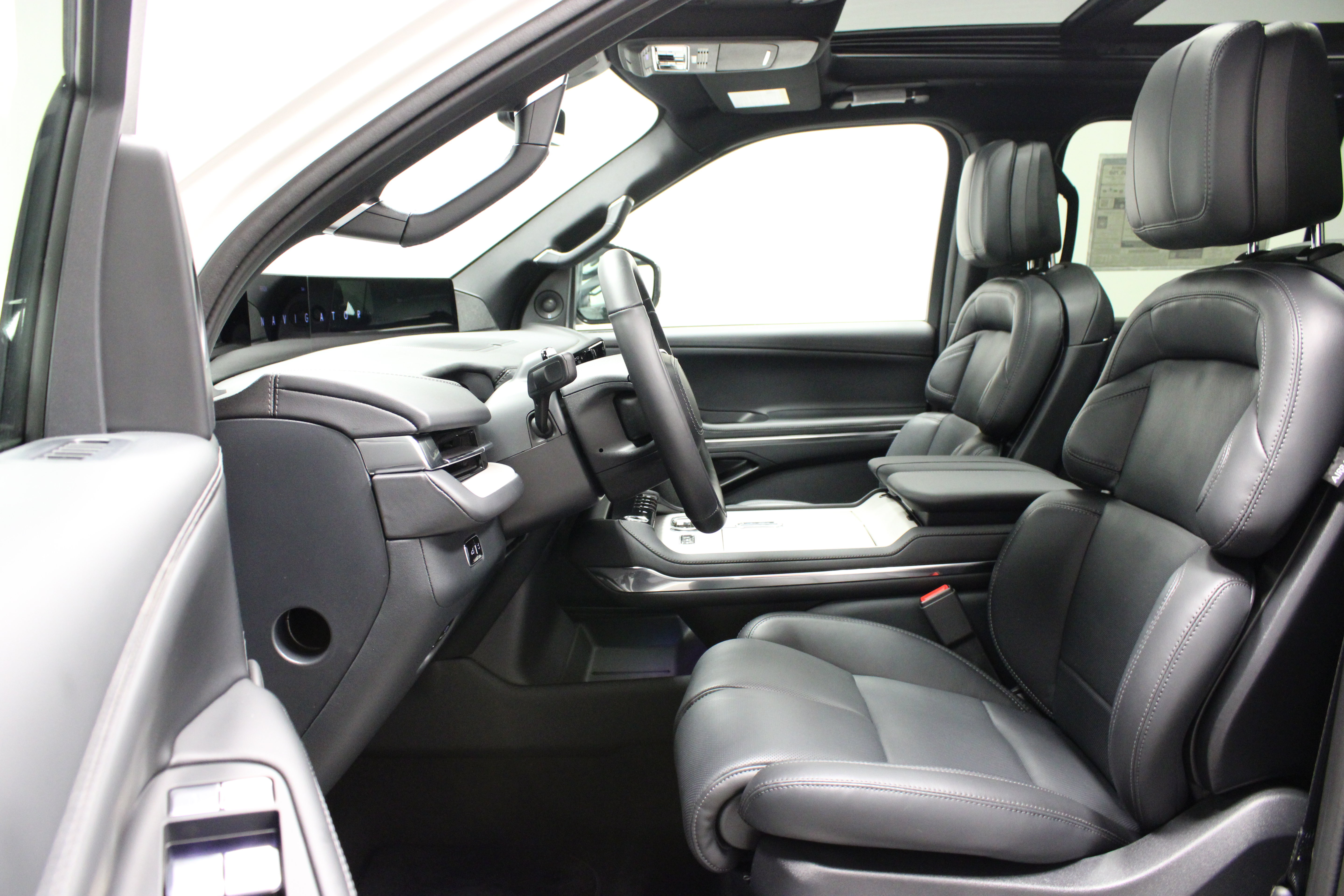 New 2027 Lincoln Navigator L Reserve w/ Jet Appearance Package AWD/4WD image 18
