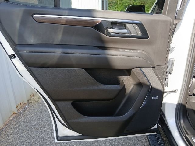 Used 2025 Chevrolet Tahoe Z71 w/ Comfort Package AWD/4WD image 27