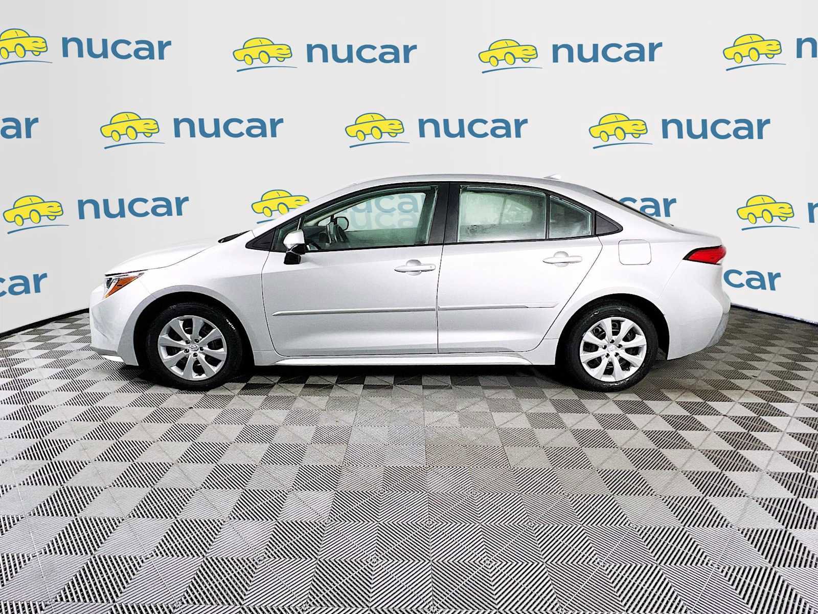 Used 2020 Toyota Corolla LE image 4