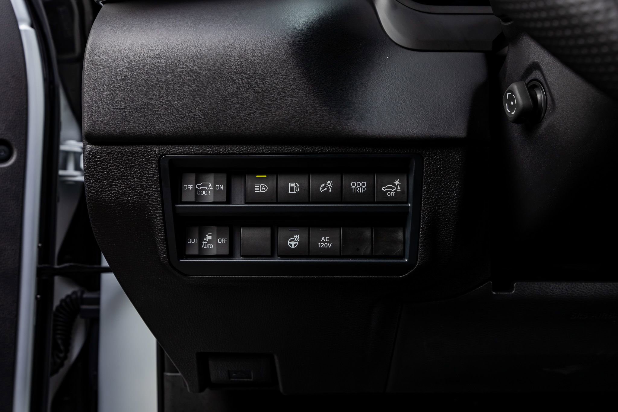 Used 2025 Toyota Sequoia Platinum image 21