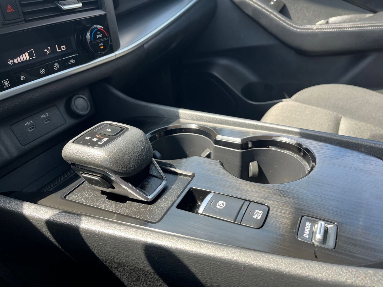 Used 2025 Nissan Rogue SV FWD image 43