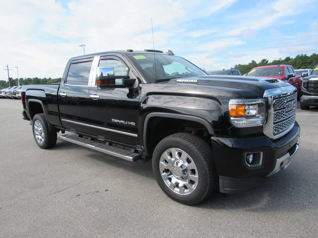 Certified 2018 GMC Sierra 2500 Denali w/ Duramax Plus Package AWD/4WD image 6