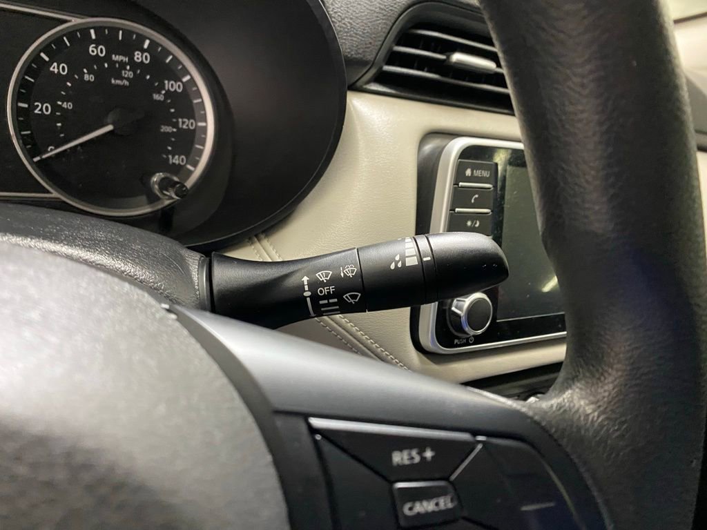 Used 2020 Nissan Versa SV w/ Trunk Package FWD image 34