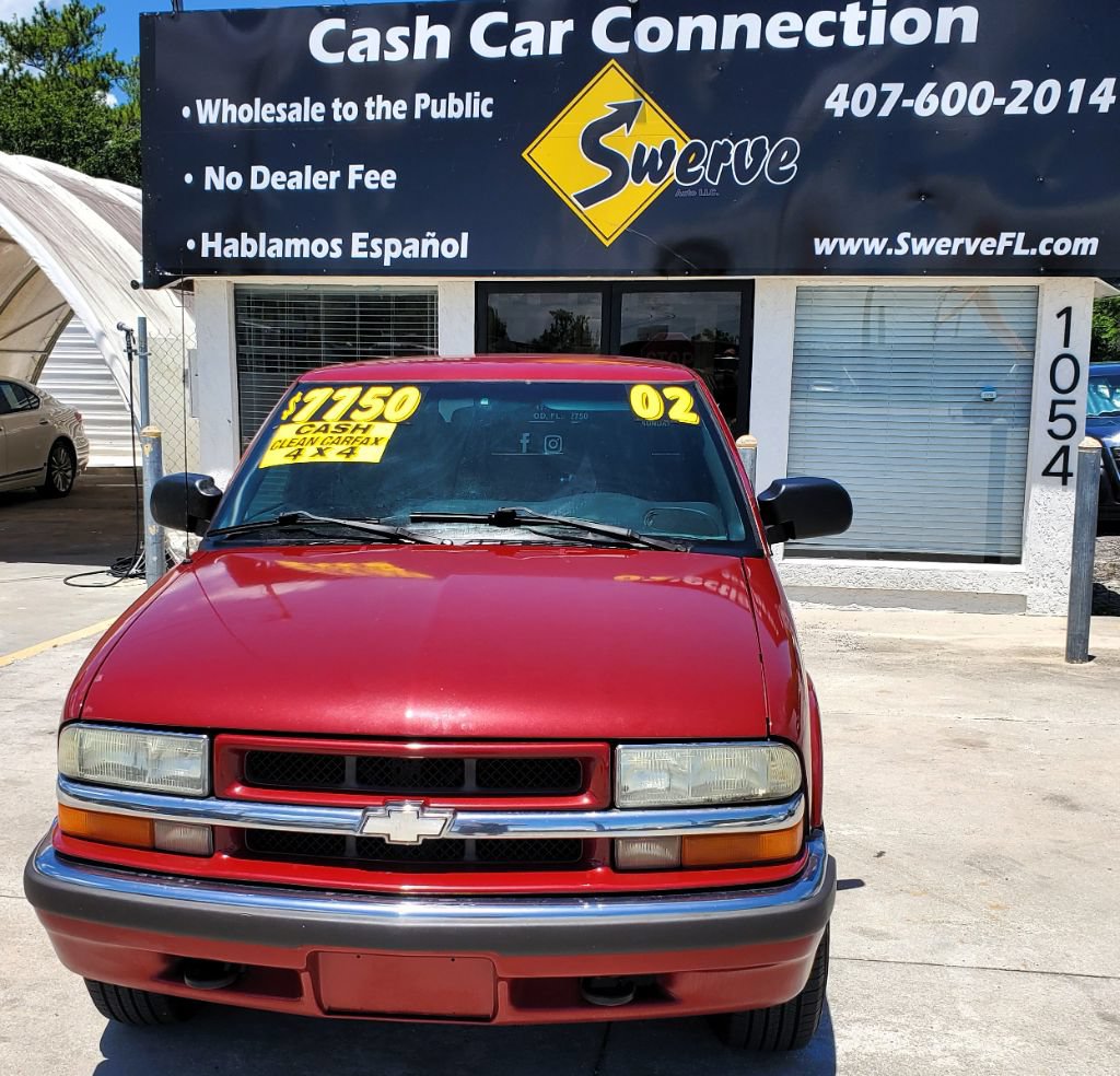 Used 2002 Chevrolet S10 Pickup LS w/ LS Preferred Equipment Group AWD/4WD image 2