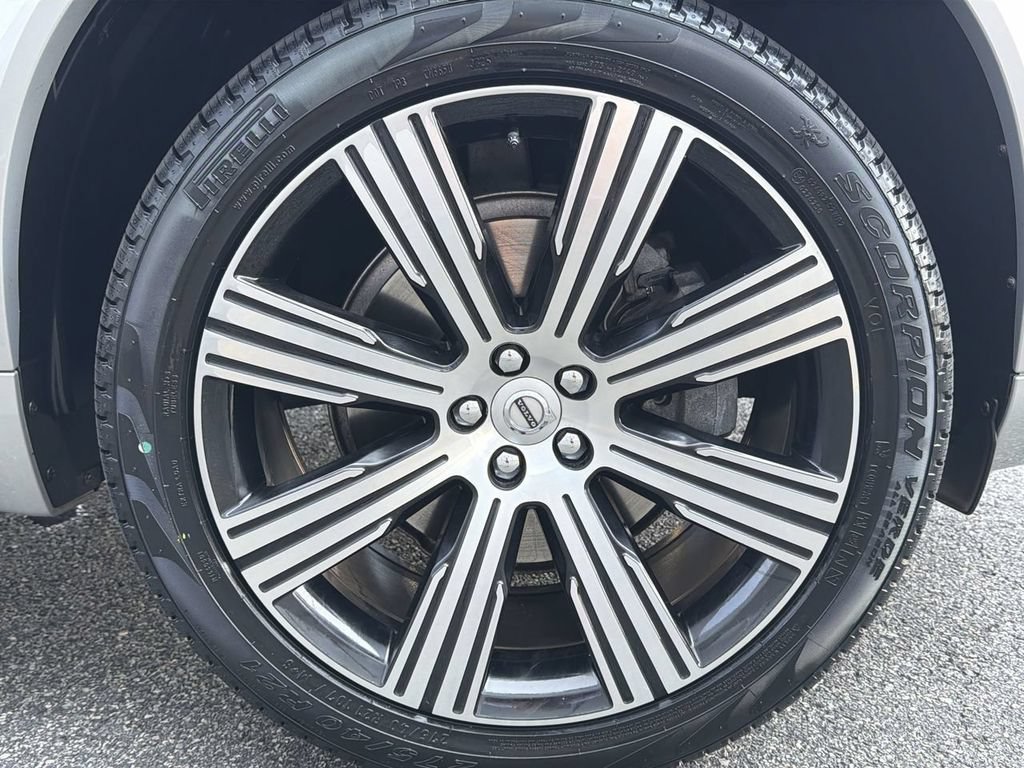 Certified 2023 Volvo XC90 B6 Ultimate AWD/4WD image 13