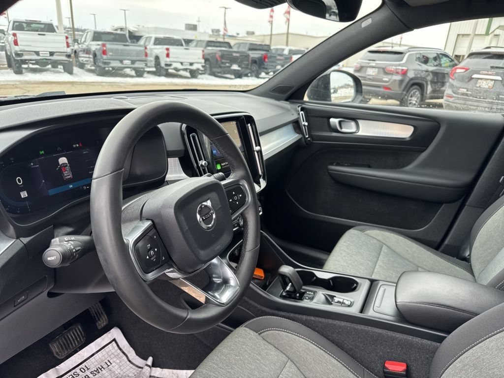 Used 2024 Volvo XC40 B5 Core AWD/4WD image 23