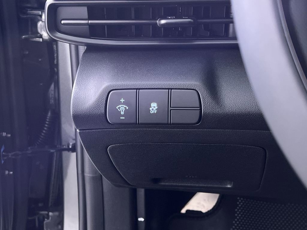 Used 2025 Hyundai Elantra Sport image 28