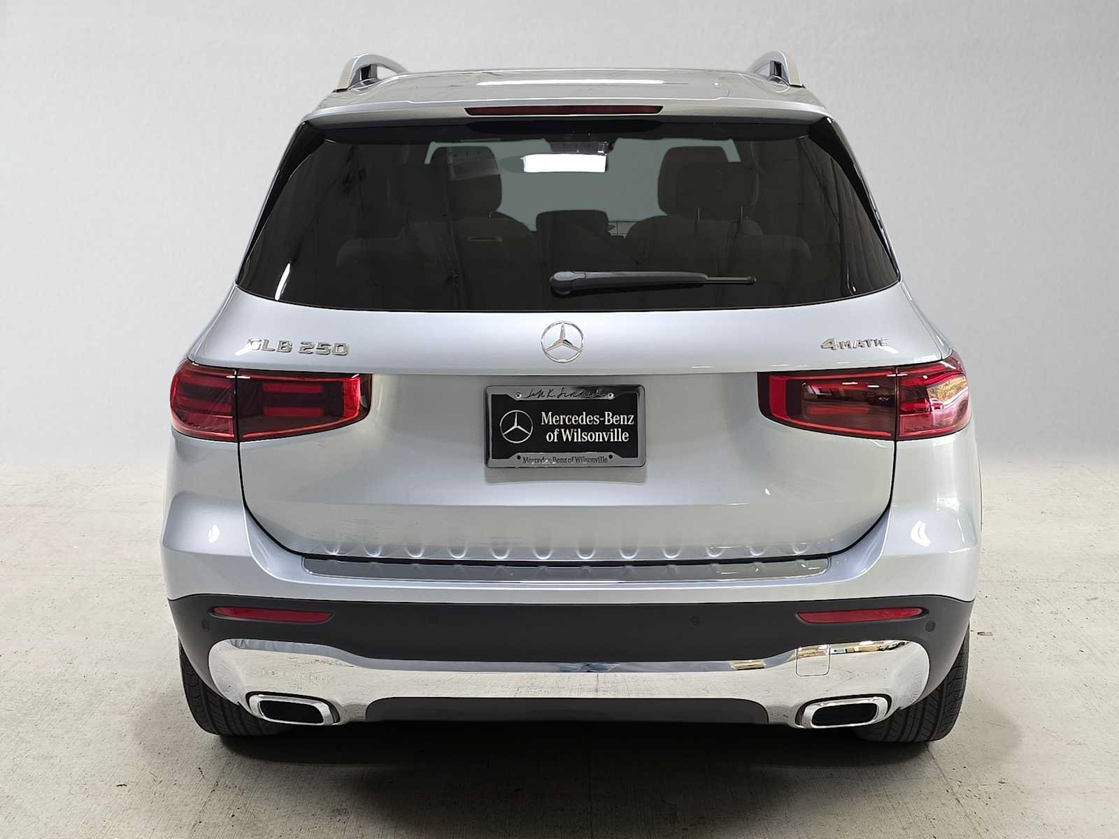 Used 2026 Mercedes-Benz GLB 250 4MATIC image 4