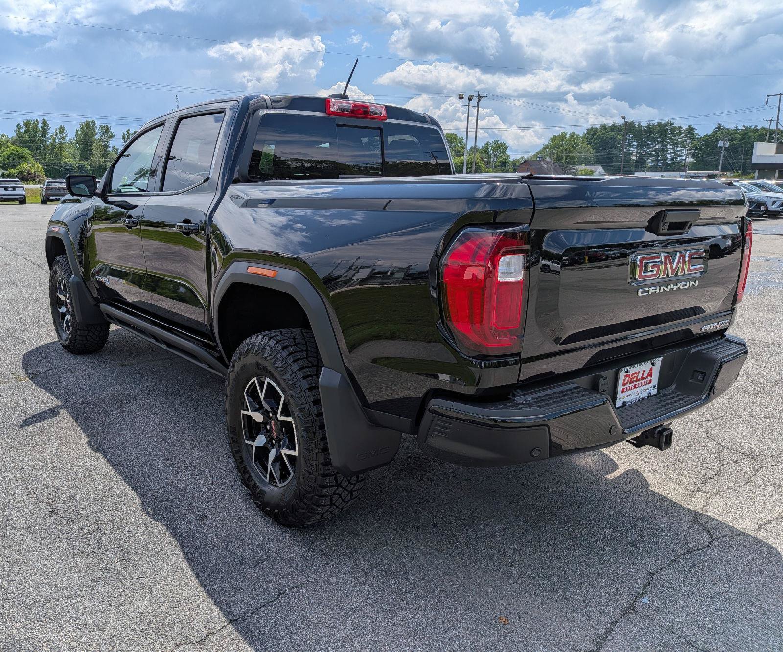 Used 2026 GMC Canyon AT4X AWD/4WD image 9