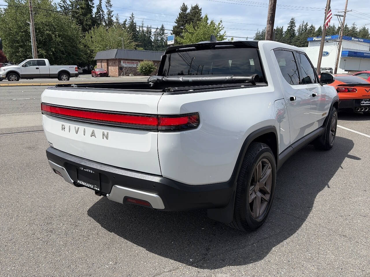Used 2022 Rivian R1T Adventure AWD/4WD image 9