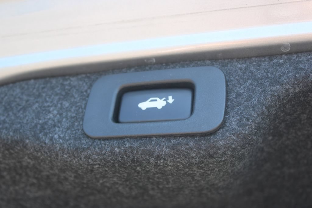 Used 2018 Lexus ES 350 w/ Luxury Package w/Wood Trim FWD image 18