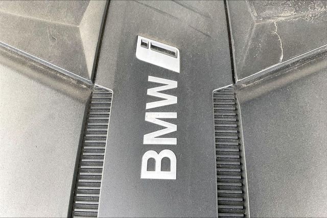 Used 2023 BMW i7 xDrive60 image 32