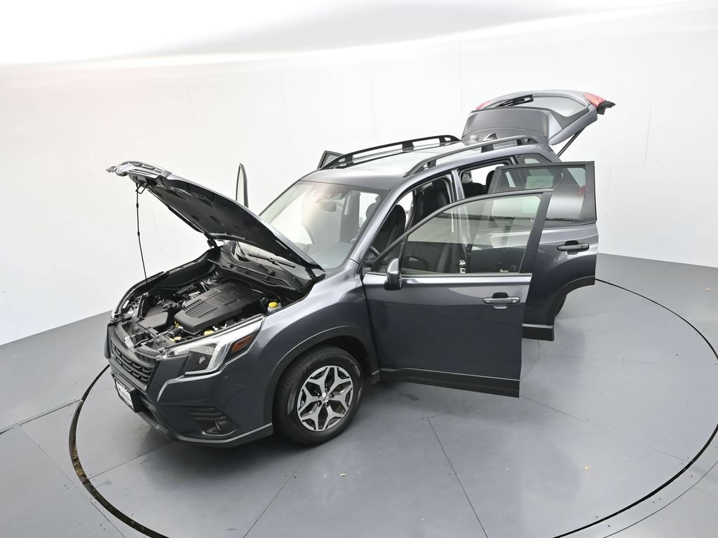 Used 2023 Subaru Forester Premium AWD/4WD image 46