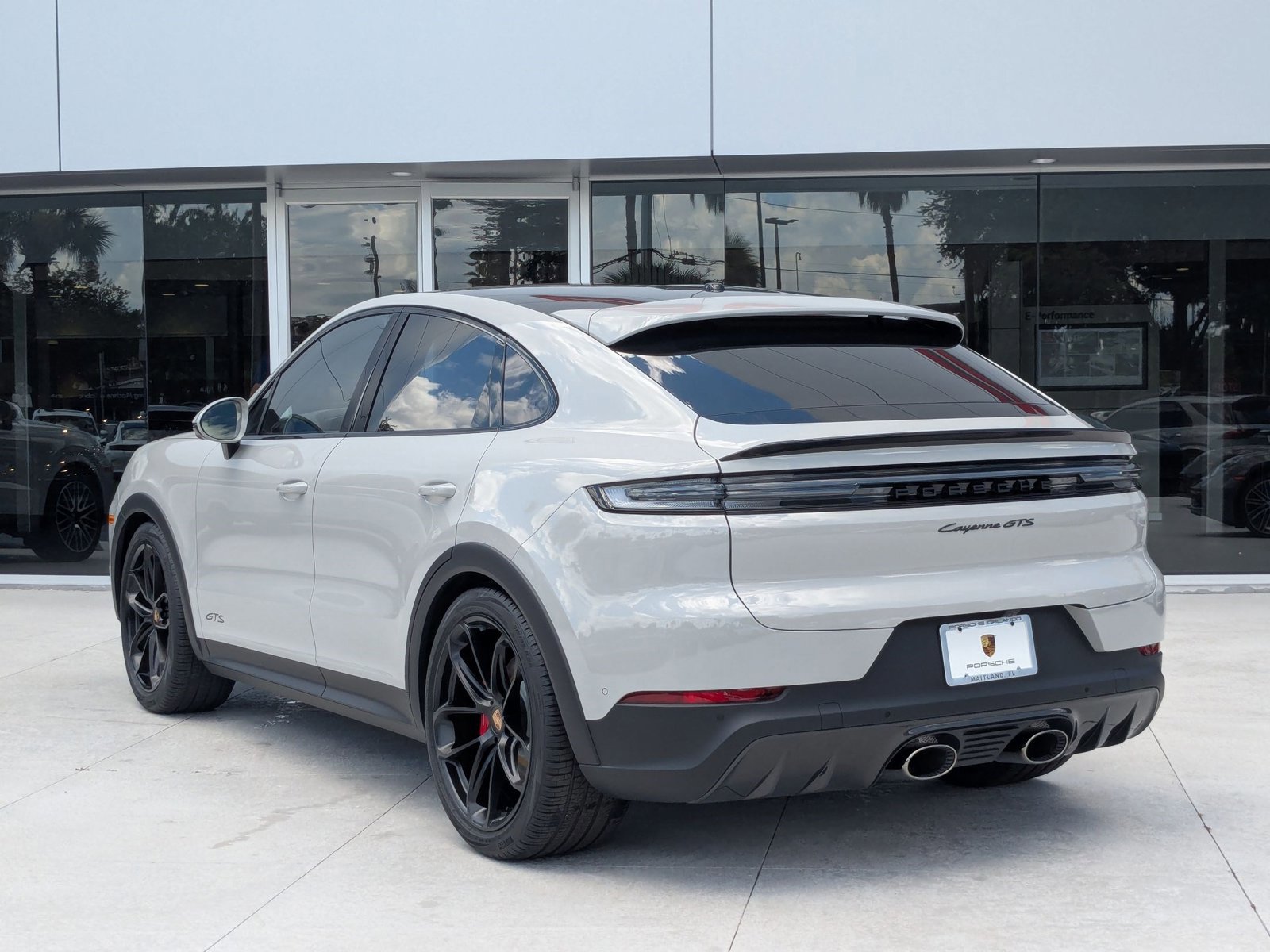New 2026 Porsche Cayenne GTS image 3