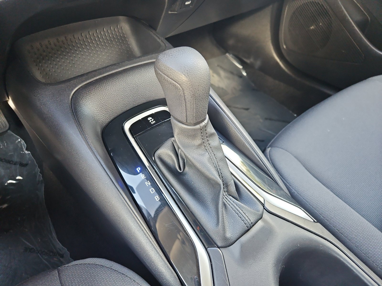 Used 2025 Toyota Corolla LE FWD image 19