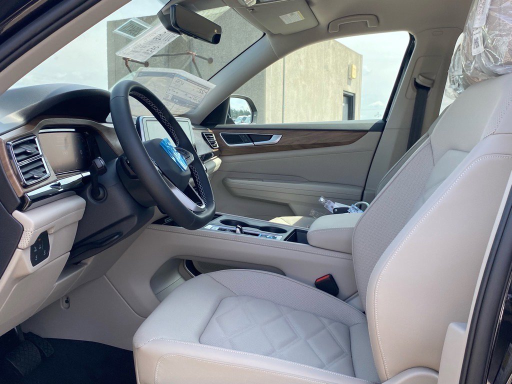 New 2026 Volkswagen Atlas SE image 9