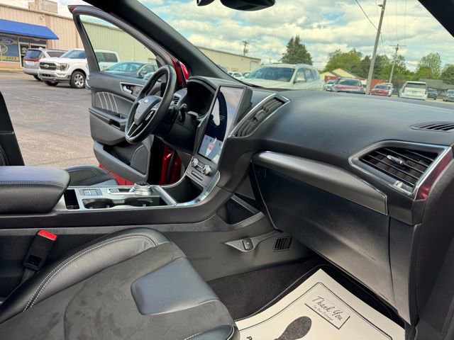 Used 2024 Ford Edge ST w/ Equipment Group 401A AWD/4WD image 48