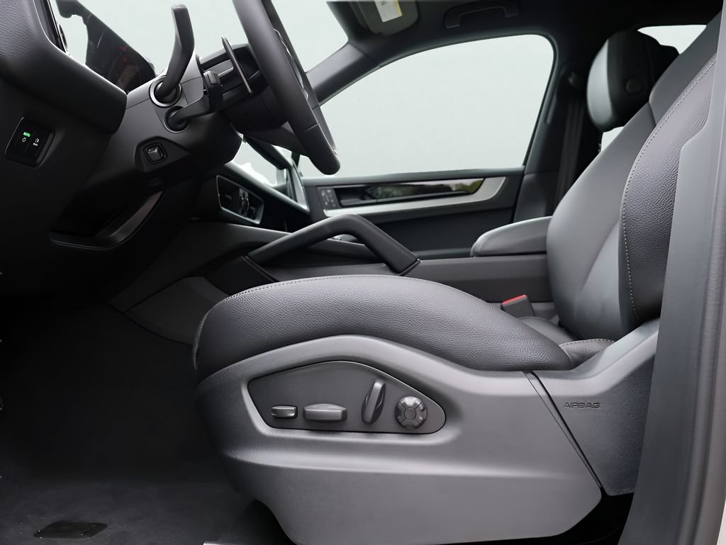 New 2026 Porsche Cayenne AWD/4WD image 36